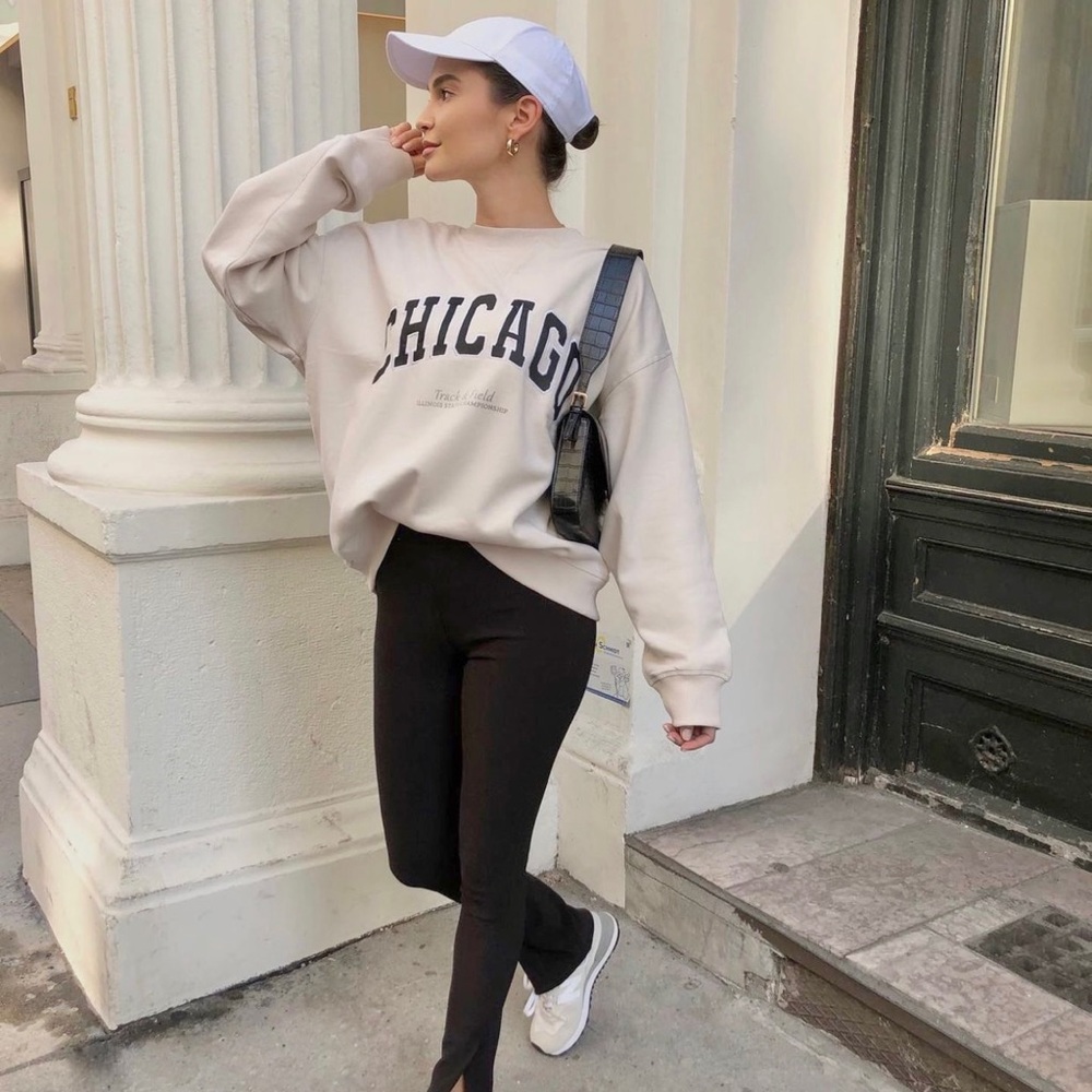 Bloggers Fav! H&M Chicago Sweatshirt light beige NWT New